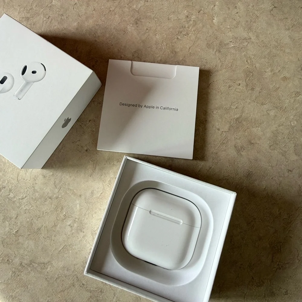 Apple White Earbuds Wireless Earbud Headphones